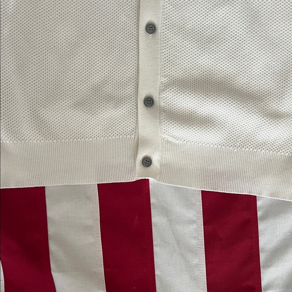 White Short Sleeve Button-Up Shirt - Picture 4 of 7